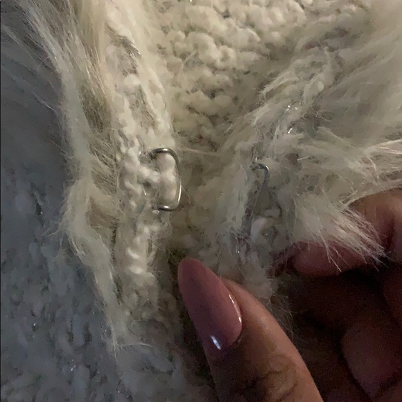 Sweater - Picture 8 of 8